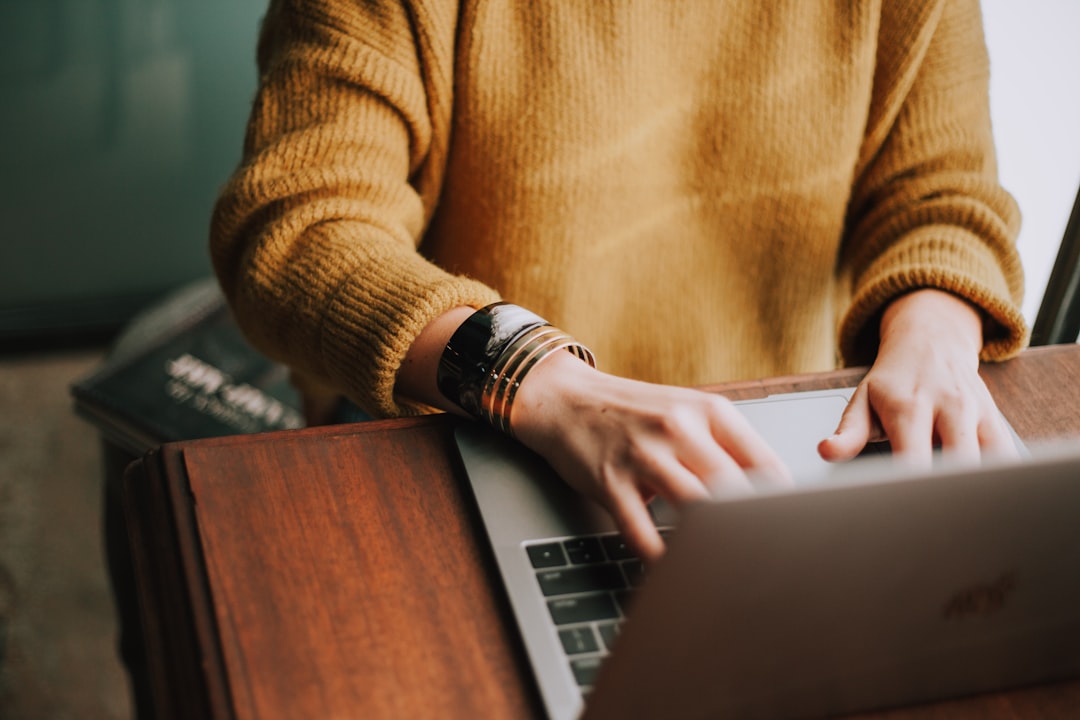 découvrez nos solutions d'assurance professionnelles adaptées à vos besoins. protégez votre entreprise des risques avec nos offres sur mesure et un accompagnement personnalisé.