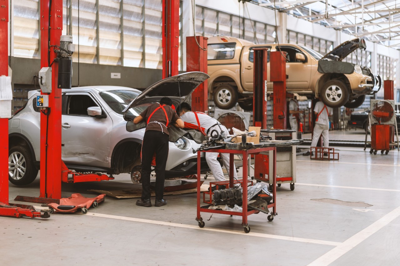 découvrez nos solutions d'assurance pour garages, offrant une protection complète pour vos biens et équipements. protégez votre garage contre les risques d'incendie, de vol et de dommages avec une couverture adaptée à vos besoins. profitez de tarifs compétitifs et d'un service client dédié.