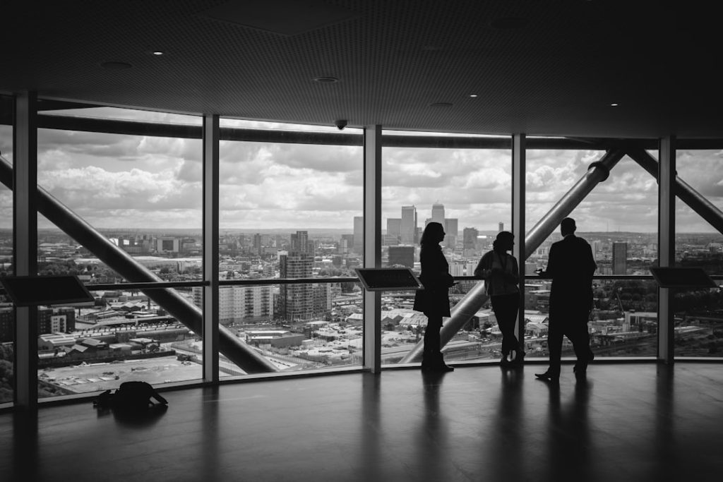 découvrez des solutions d'assurance adaptées à vos besoins. protégez votre avenir et celui de vos proches grâce à nos offres sur mesure en assurance-vie, santé, auto et habitation.