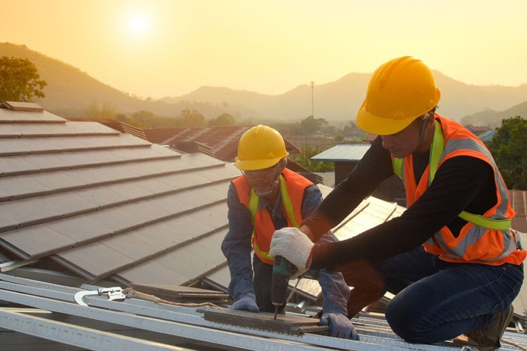 découvrez l'importance de la couverture de responsabilité civile pour les couvreurs. assurez-vous une protection optimale en cas de dommages matériels ou corporels lors de vos chantiers. protégez votre activité et vos clients grâce à une assurance adaptée.